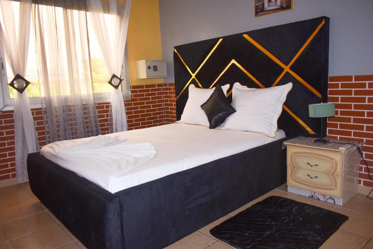 Residence Hoteliere Borel Denver Douala Exterior foto
